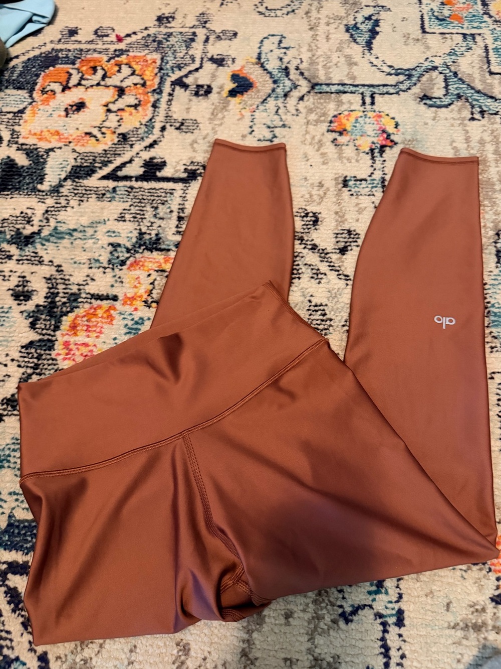 alo yoga leggings